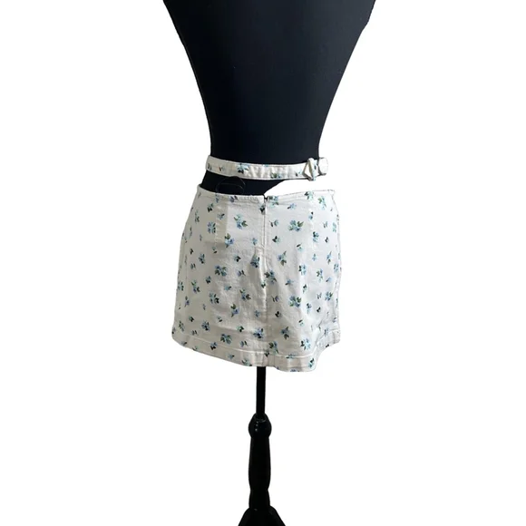 We Wore What White Skirt with Blue Flowers and Cut-out Detail, Size S - Picture 3 of 8